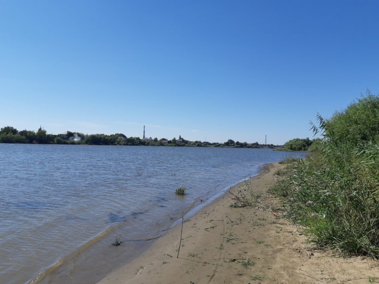 Приток волги в астрахани